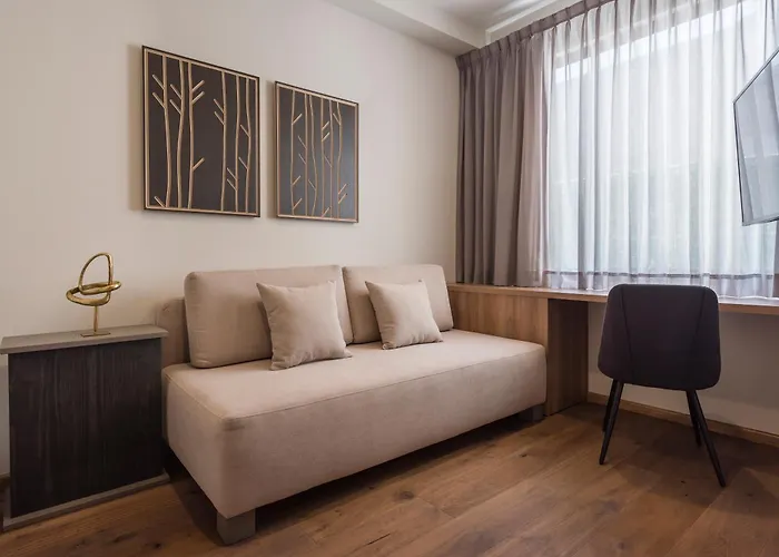Leonora By Viadora Hotel *